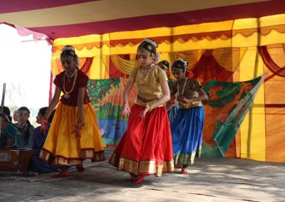 2013 - Dancing in Mayapur Dham (14)