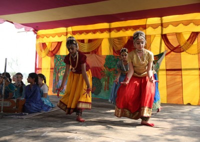 2013 - Dancing in Mayapur Dham (16)