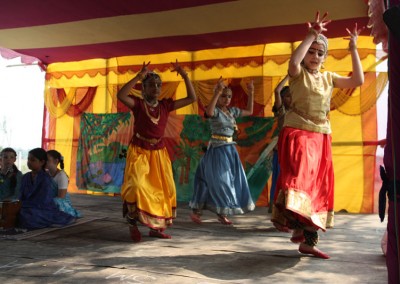2013 - Dancing in Mayapur Dham (17)