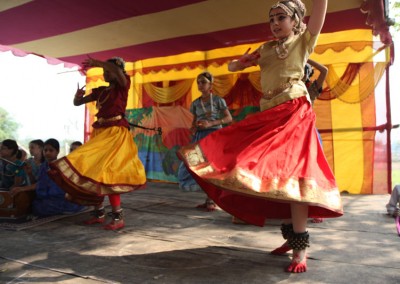 2013 - Dancing in Mayapur Dham (24)