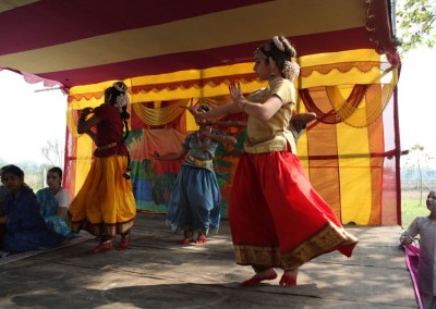 2013 - Dancing in Mayapur Dham (26)