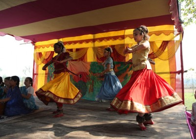 2013 - Dancing in Mayapur Dham (28)