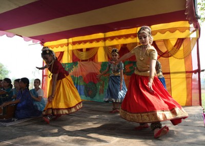 2013 - Dancing in Mayapur Dham (29)
