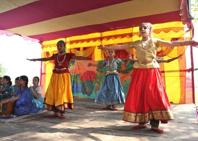 2013 - Dancing in Mayapur Dham (30)