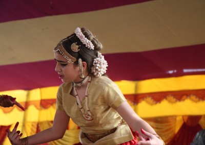 2013 - Dancing in Mayapur Dham (4)