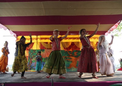2013 - Dancing in Mayapur Dham (53)