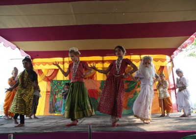 2013 - Dancing in Mayapur Dham (54)