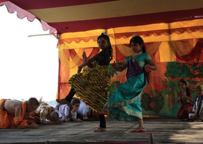 2013 - Dancing in Mayapur Dham (72)