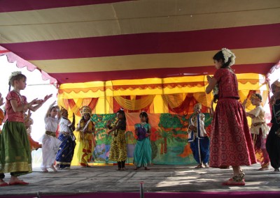2013 - Dancing in Mayapur Dham (80)