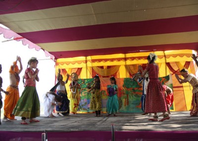 2013 - Dancing in Mayapur Dham (81)