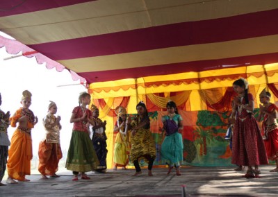 2013 - Dancing in Mayapur Dham (82)