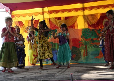 2013 - Dancing in Mayapur Dham (83)