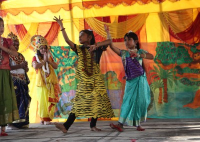 2013 - Dancing in Mayapur Dham (86)