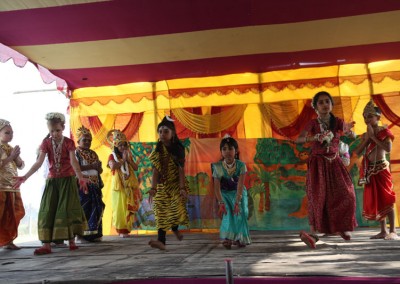 2013 - Dancing in Mayapur Dham (88)