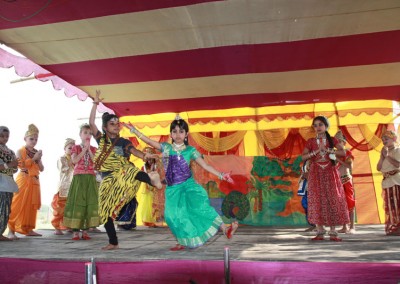 2013 - Dancing in Mayapur Dham (91)